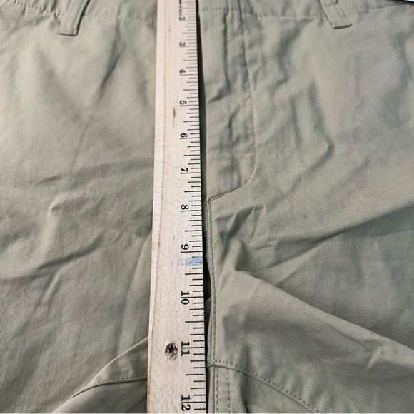 NWT Gap 4" Women’s Downtown Khaki Shorts Sz 10 Beige Mid Rise Stretch - Picture 6 of 10